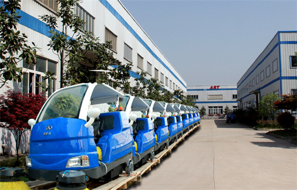 濮陽(yáng)市環(huán)衛(wèi)局批量采購(gòu)我司S18掃地車
